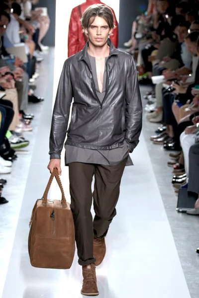 Look 19